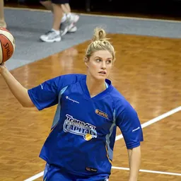 Portrait of Molly Lewis