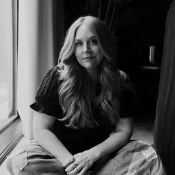 Portrait of Steph Jones