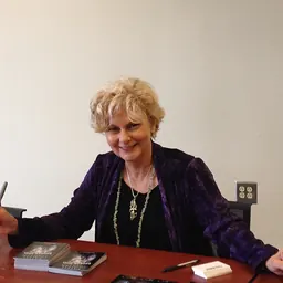 Portrait of Faith Hunter