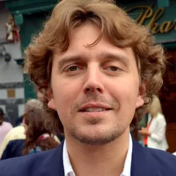 Portrait of Alex Vizorek