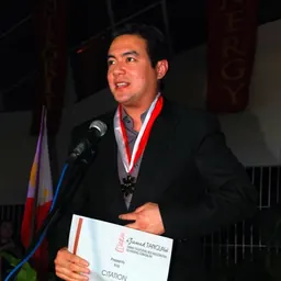 Portrait of Alex Santos