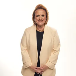 Portrait of Heidi Campbell