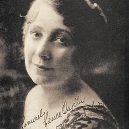 Portrait of Laura Oakley