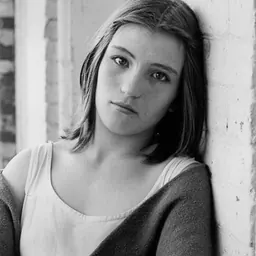 Portrait of Linda Manz