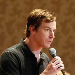 Portrait of Rob Huebel