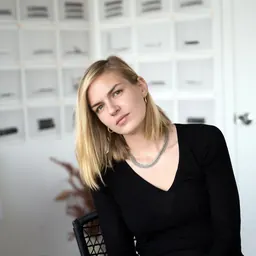 Portrait of Hannah Olson