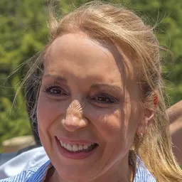 Portrait of Karen Doggenweiler