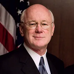 Portrait of Lynn Hughes