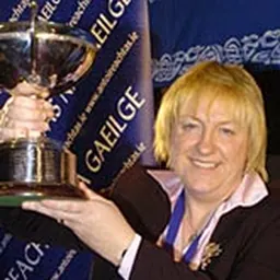 Portrait of Gearóidín Bhreathnach