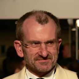 Portrait of Chris Noonan