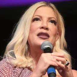 Portrait of Tori Spelling