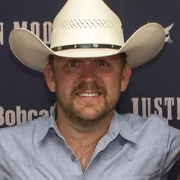 Portrait of Justin Moore