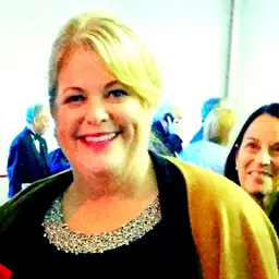 Portrait of Wendy Thomas