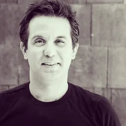 Portrait of Arash Amel