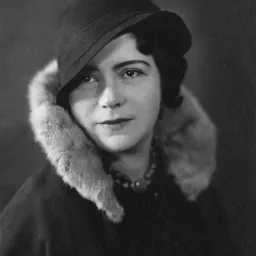 Portrait of Victoria Bachke