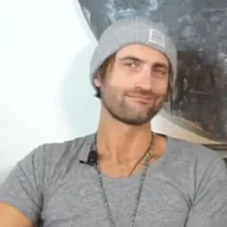 Portrait of Ryan Hurd