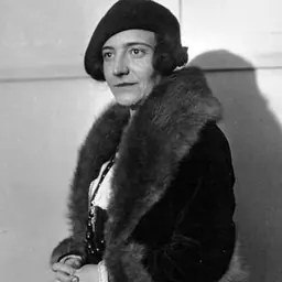 Portrait of Simonne Ratel