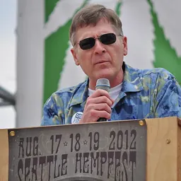 Portrait of Pete Holmes