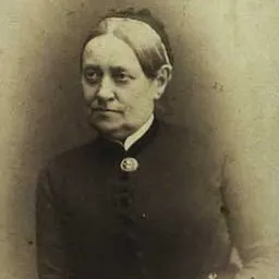 Portrait of Natalie Zahle