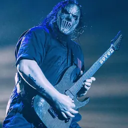 Portrait of Mick Thomson