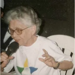 Portrait of Adísia Sá