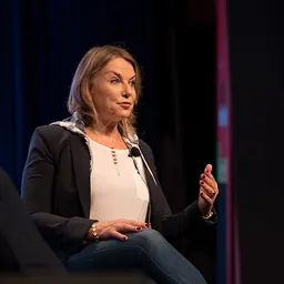 Portrait of Esther Perel