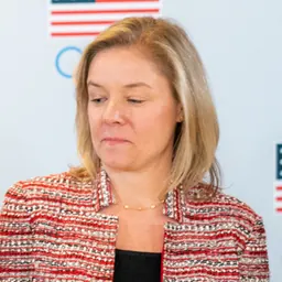 Portrait of Sarah Hirshland