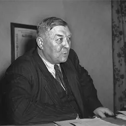 Portrait of Olav Oksvik