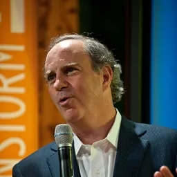 Portrait of Andrew Serwer