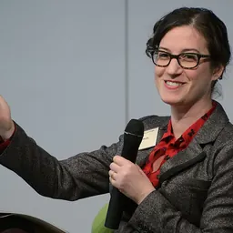 Portrait of Lauren Wolfe