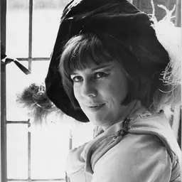 Portrait of Enid Hartle