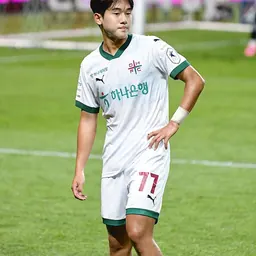 Portrait of Yoon Do-young