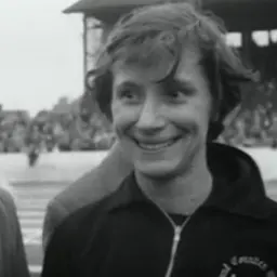 Portrait of Diane Leather