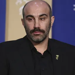 Portrait of Mohsen Tanabandeh