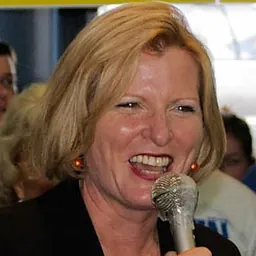 Portrait of Julie Owens