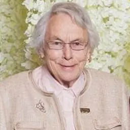 Portrait of Pam Williams