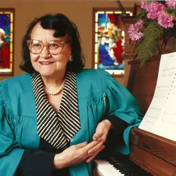 Portrait of Pearleen Oliver
