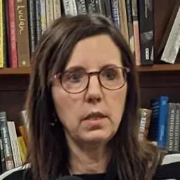Portrait of Amy Dockser Marcus