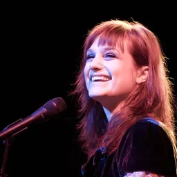 Portrait of Alison Sudol
