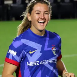 Portrait of Heather MacNab
