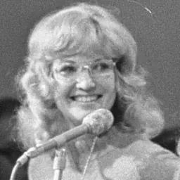 Portrait of Lyn Paul