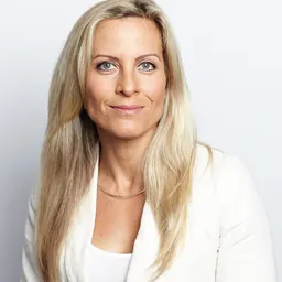 Portrait of Becky Worley