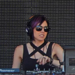 Portrait of Dani Deahl
