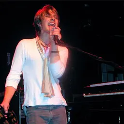 Portrait of Taylor Hanson