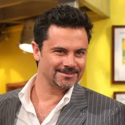 Portrait of Felipe Camiroaga