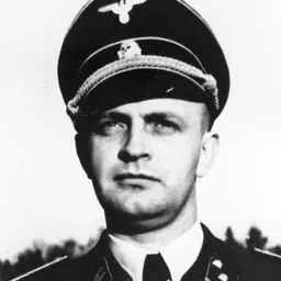 Portrait of Heinz Linge