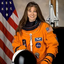 Portrait of Tracy Caldwell Dyson