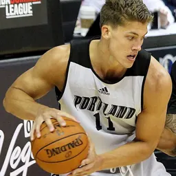 Portrait of Meyers Leonard