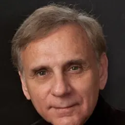 Portrait of Neil Thomas Proto