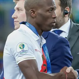 Portrait of Luis Advíncula
